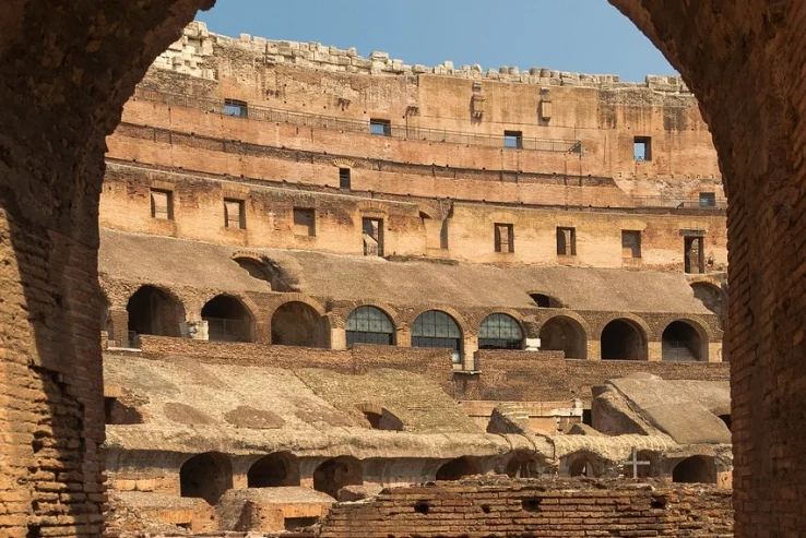 Acceso al Coliseo Romano