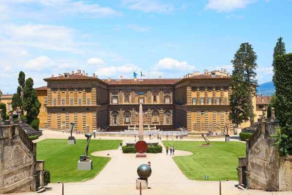 Pitti Palace and Boboli's Gardens Tour: Step Into the Medici Family’s Royal Palace